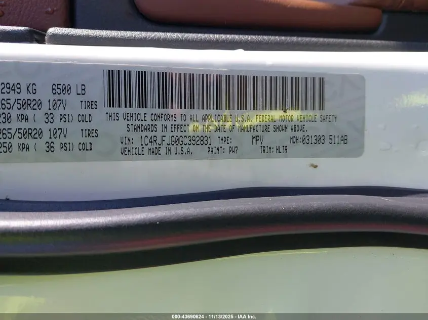 2016 JEEP GRAND CHEROKEE SUMMIT