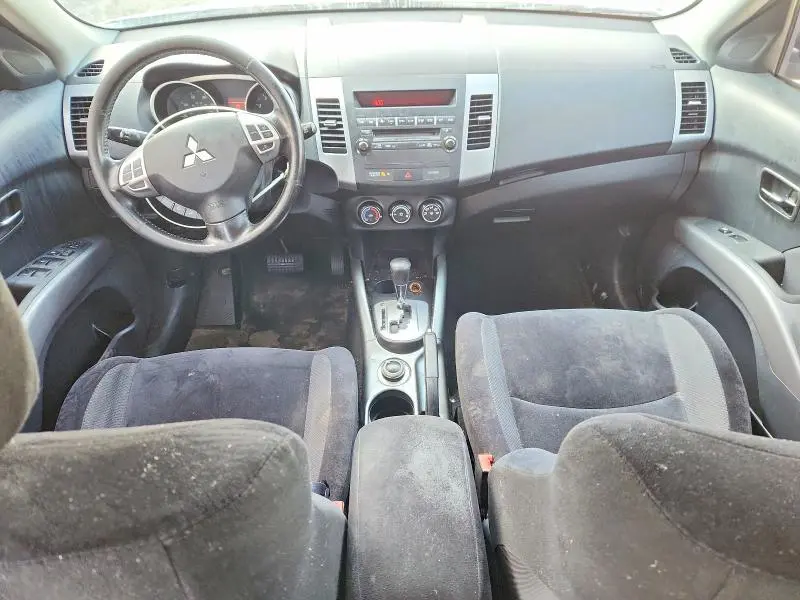 2010 MITSUBISHI OUTLANDER ES  