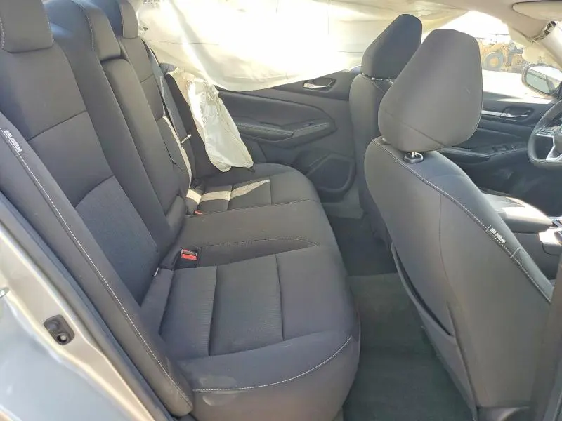 2022 NISSAN ALTIMA SV  