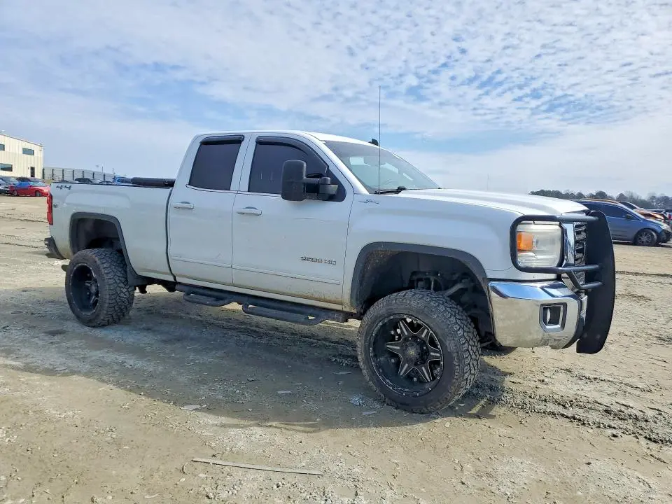 2015 GMC SIERRA K2500 SLE  