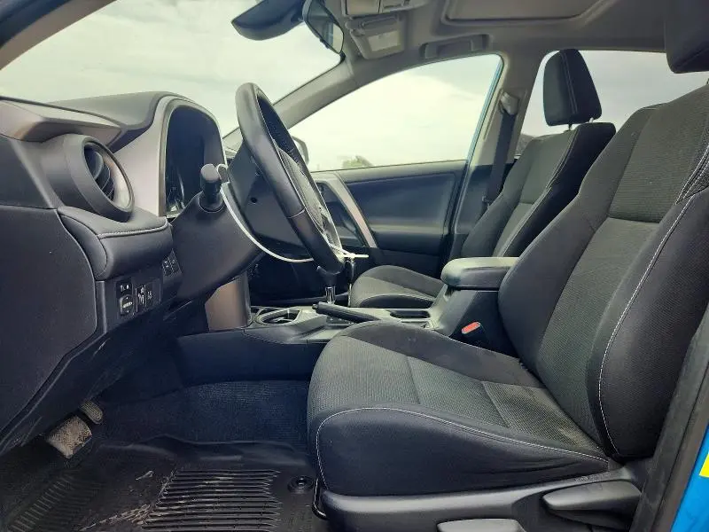 2017 TOYOTA RAV4 XLE  