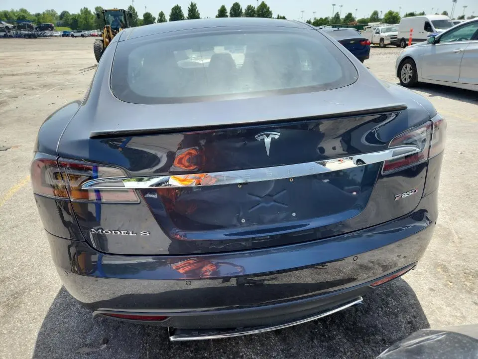2015 TESLA MODEL S 85D  