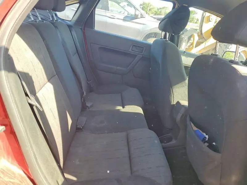 2010 FORD FOCUS SE  