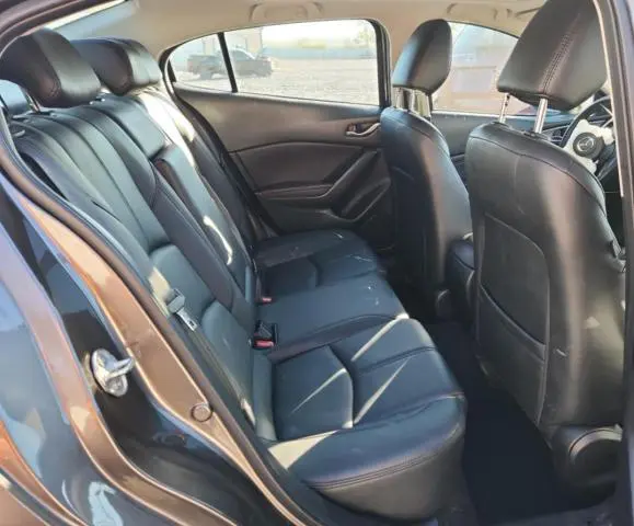 2018 MAZDA 3 TOURING  