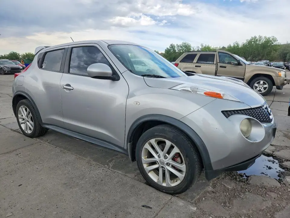 2011 NISSAN JUKE S  