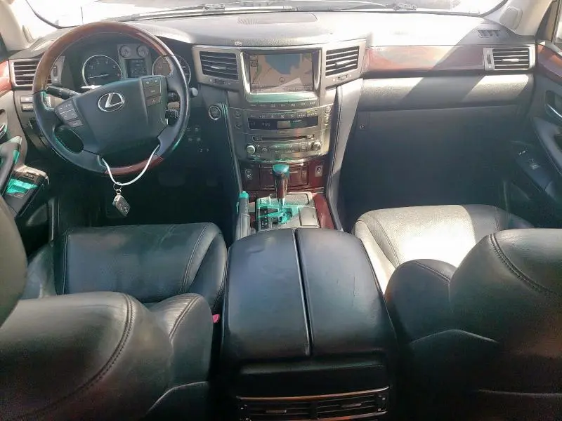 2011 LEXUS LX 570  