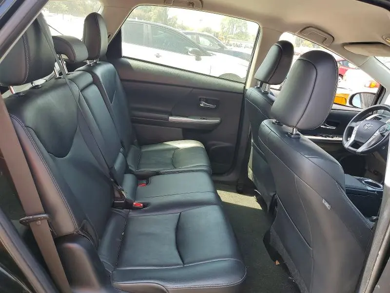 2015 TOYOTA PRIUS V FOUR  