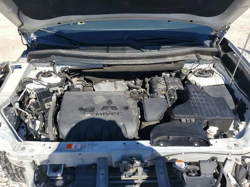 2017 MITSUBISHI OUTLANDER SE  