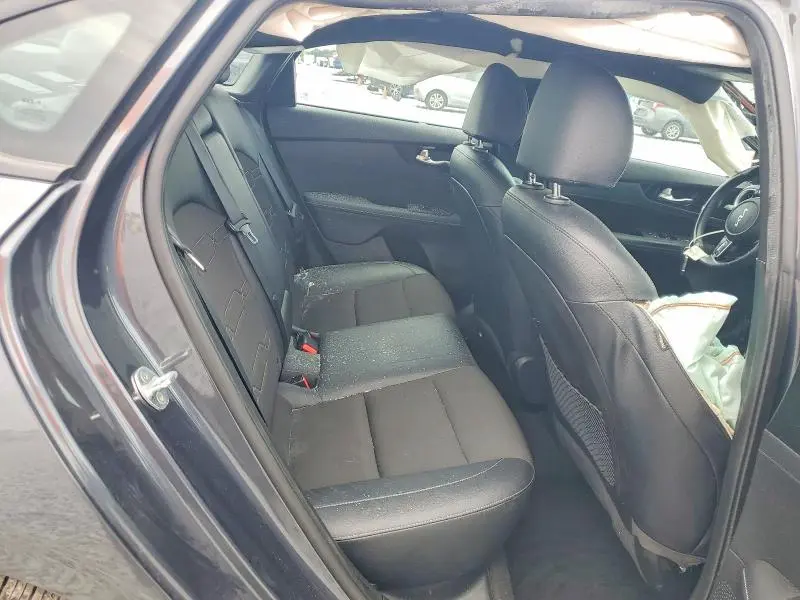 2023 KIA FORTE GT LINE  