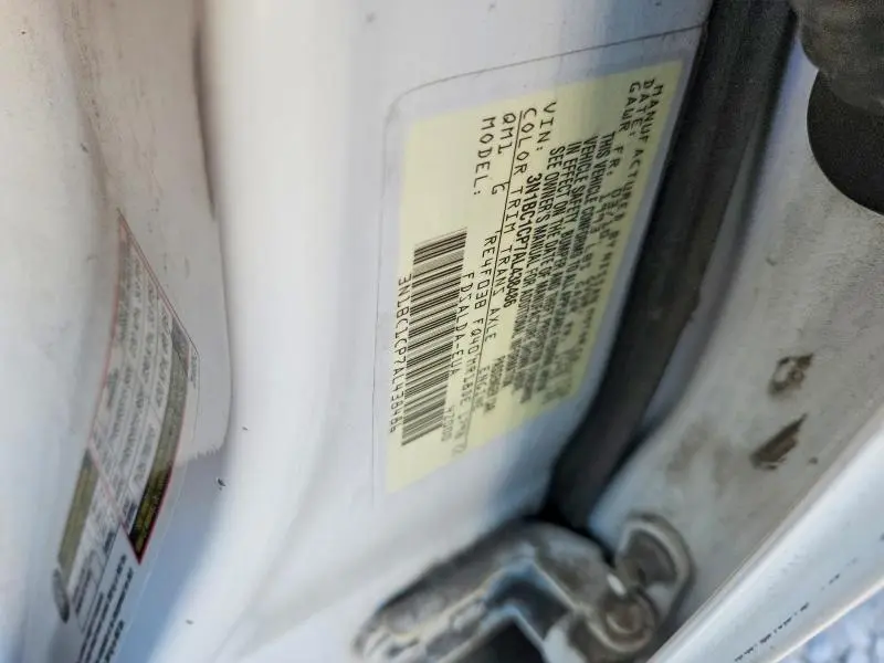2010 NISSAN VERSA 1.8 S  