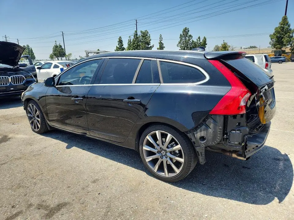 2015 VOLVO V60 PREMIER  