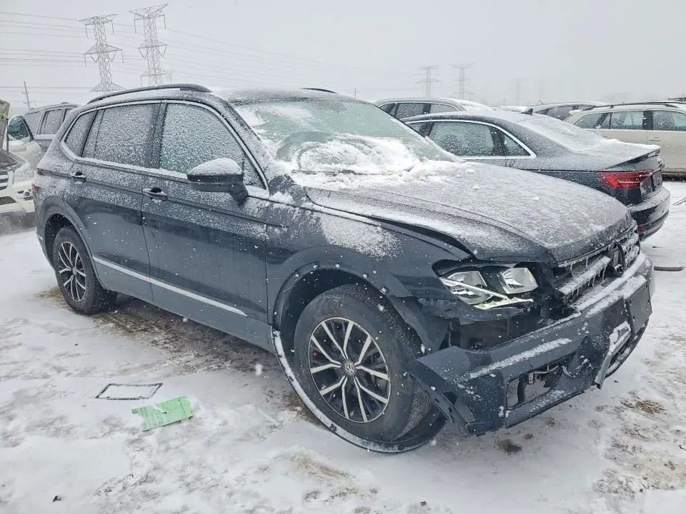 2021 VOLKSWAGEN TIGUAN SE  
