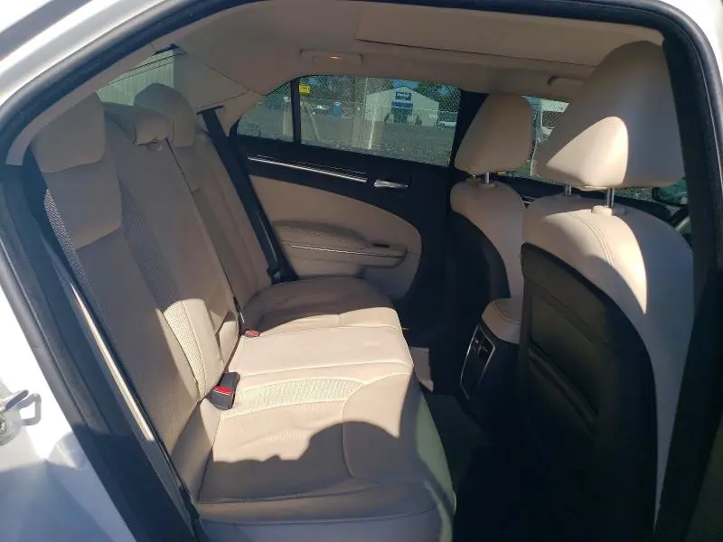 2016 CHRYSLER 300C   