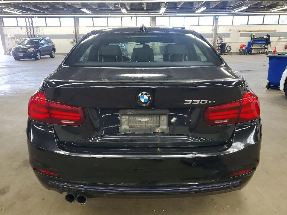 2018 BMW 330E   