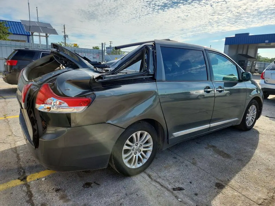 2011 TOYOTA SIENNA XLE 8-PASSENGER  