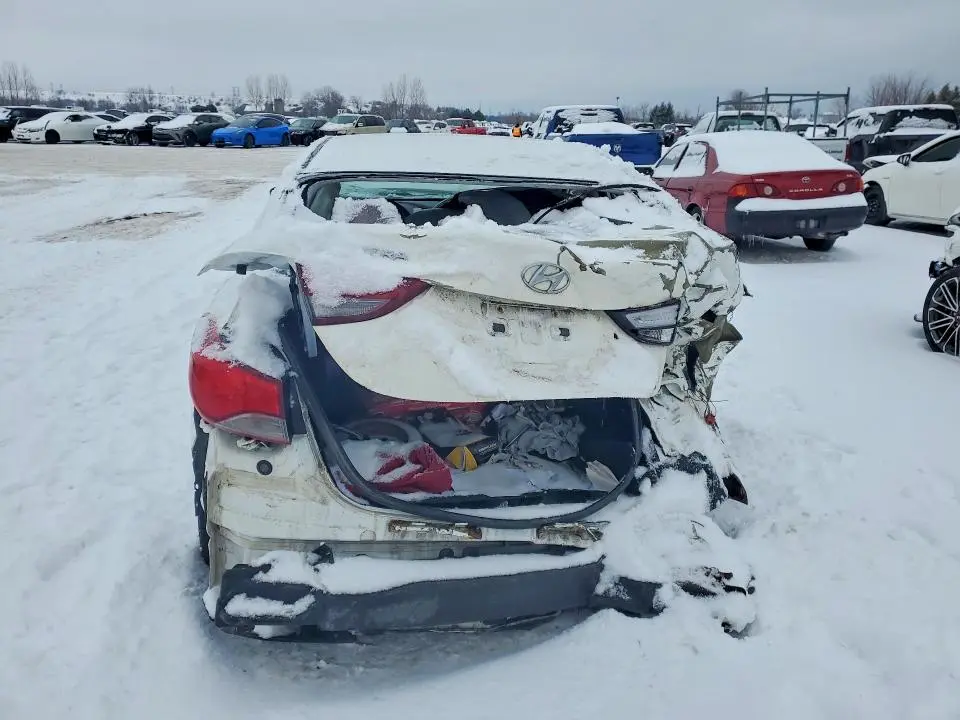 2014 HYUNDAI ELANTRA SE  