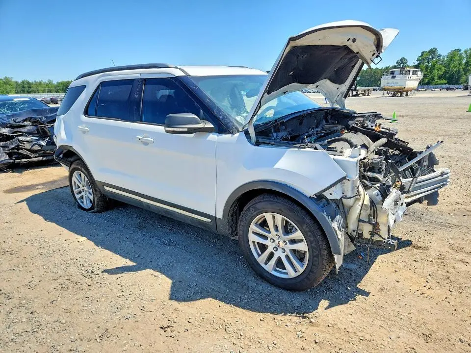 2019 FORD EXPLORER XLT  