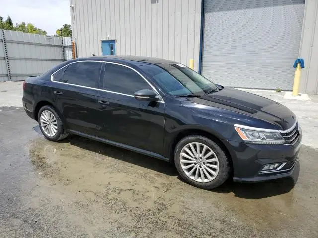 2017 VOLKSWAGEN PASSAT SE  