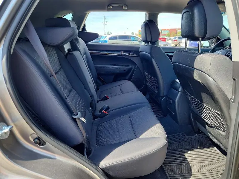 2011 KIA SORENTO LX  