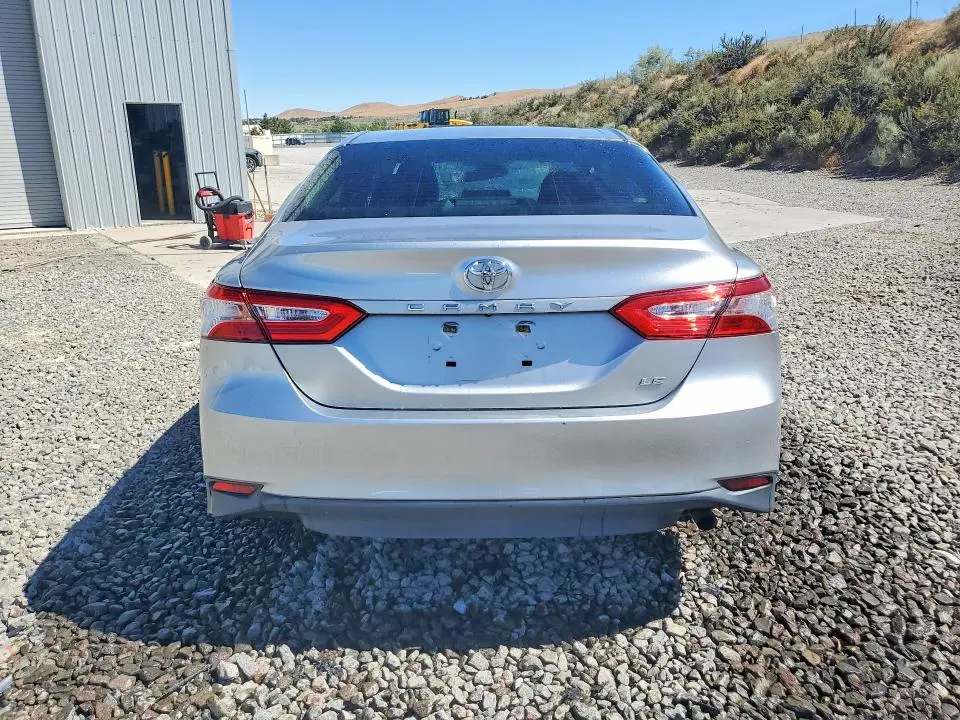 2018 TOYOTA CAMRY LE  