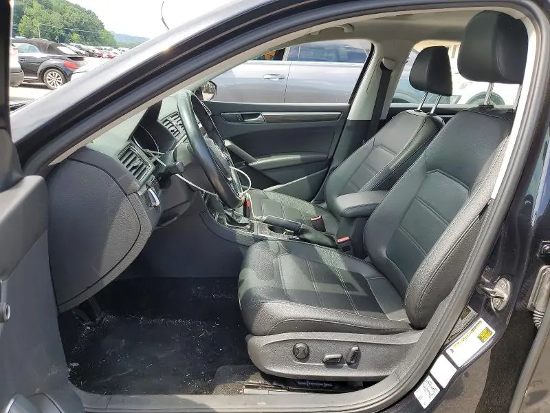 2017 VOLKSWAGEN PASSAT SE  