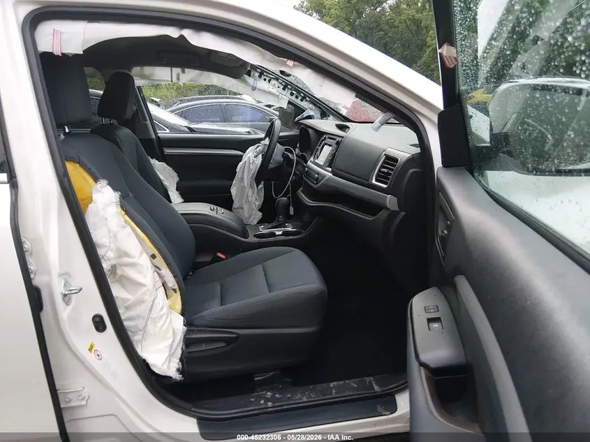 2015 TOYOTA HIGHLANDER LE