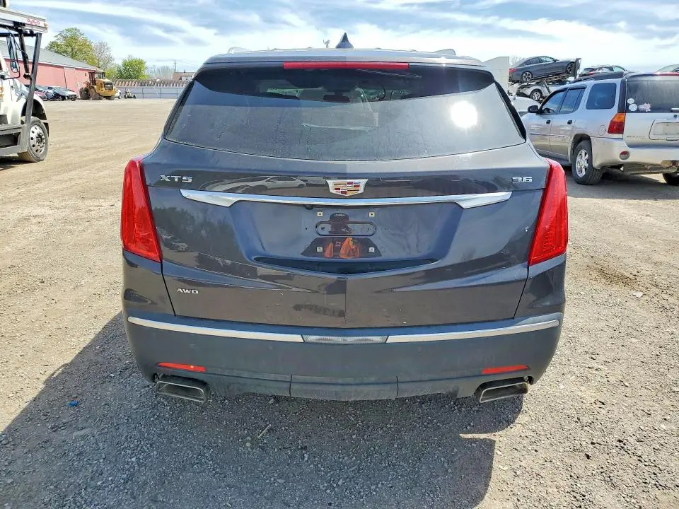 2017 CADILLAC XT5   