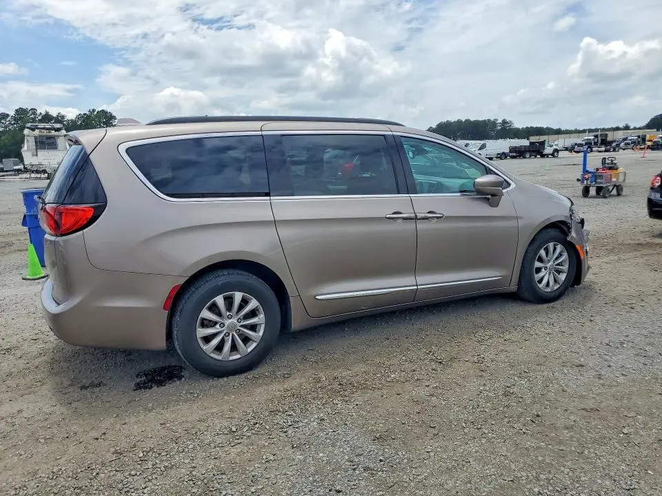 2017 CHRYSLER PACIFICA TOURING L  
