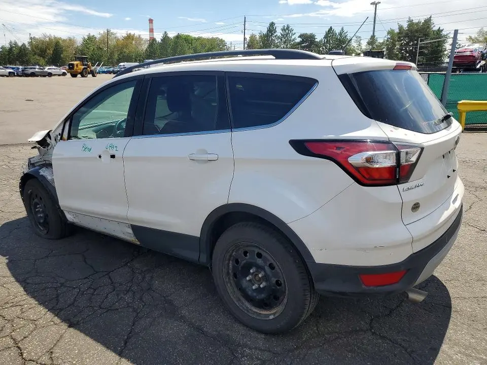 2017 FORD ESCAPE SE  