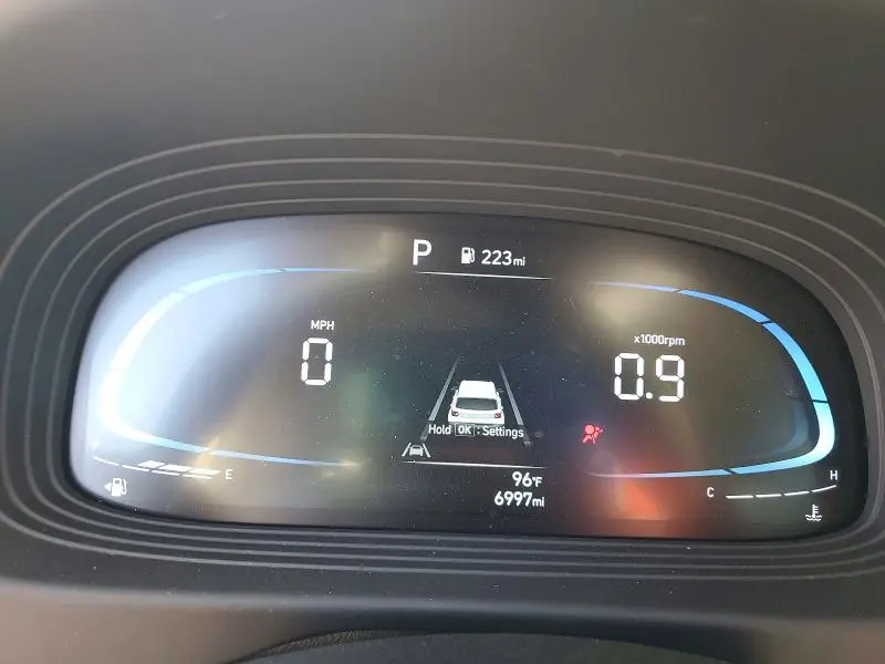 2025 HYUNDAI VENUE SEL  