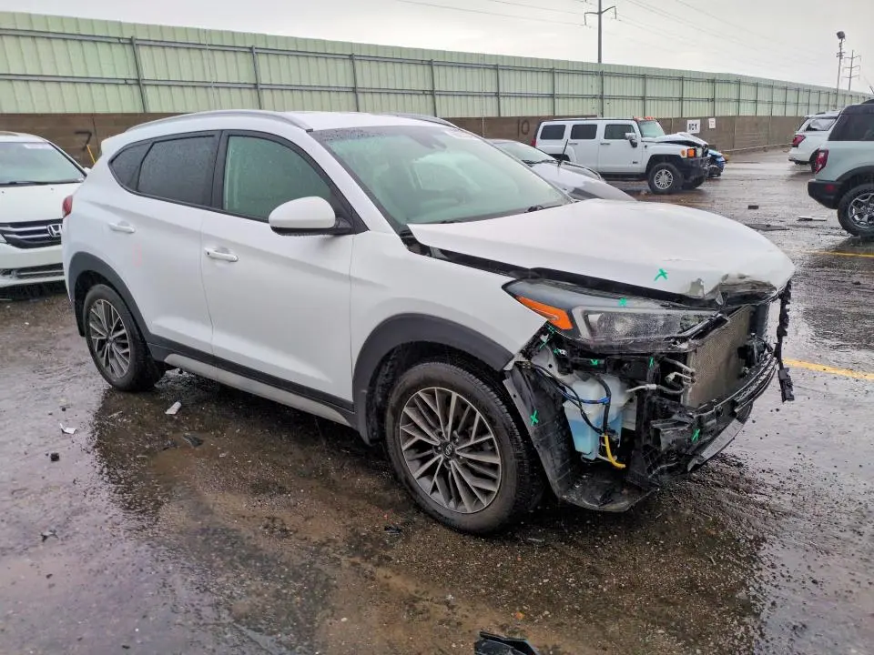2020 HYUNDAI TUCSON SEL  