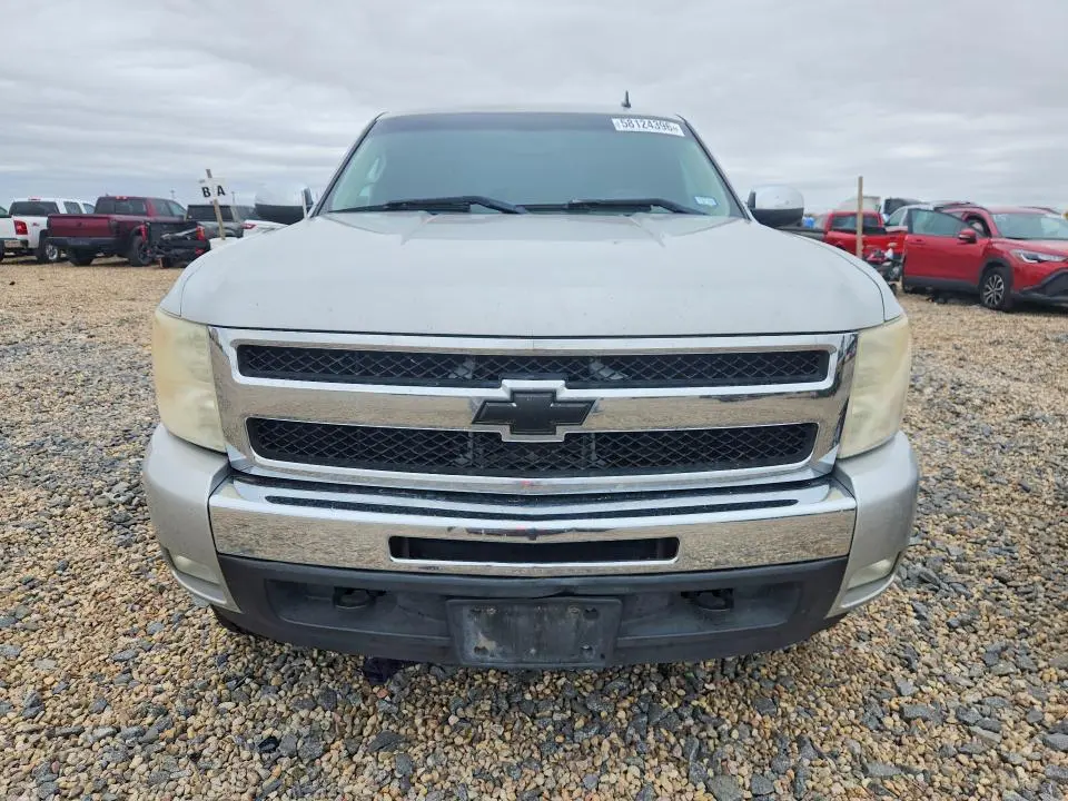 2011 CHEVROLET SILVERADO2   