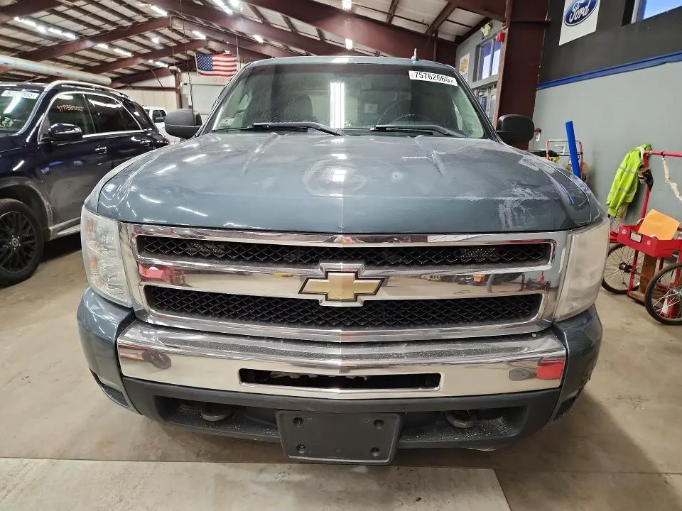 2011 CHEVROLET SILVERADO K1500 LT  