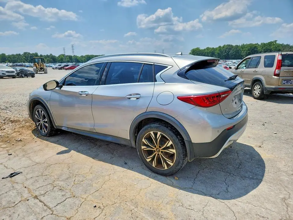 2017 INFINITI QX30 BASE  