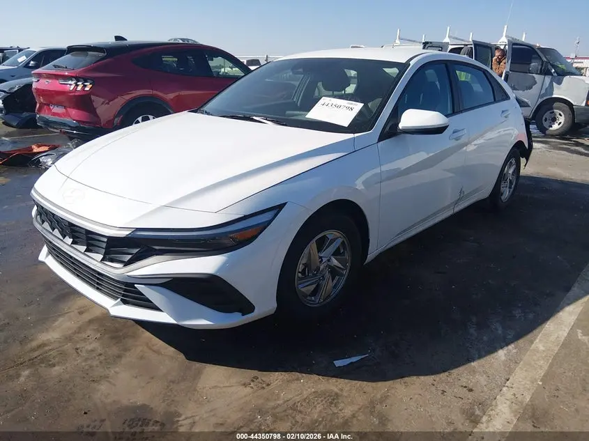 2026 HYUNDAI ELANTRA SE