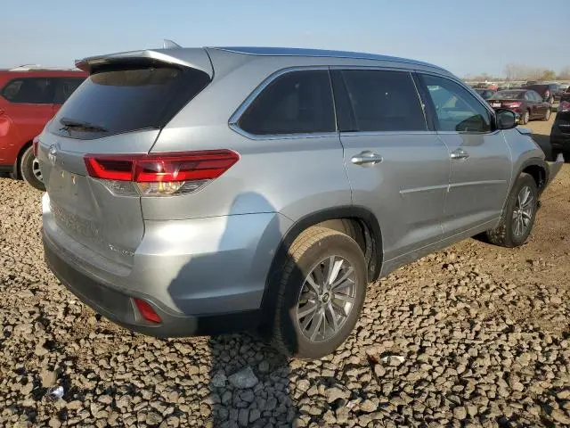 2017 TOYOTA HIGHLANDER SE  