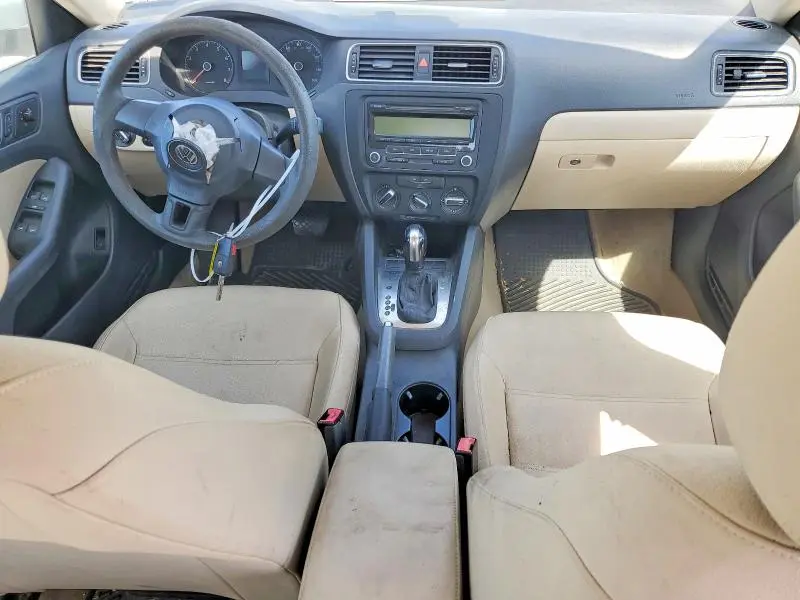 2011 VOLKSWAGEN JETTA SE  