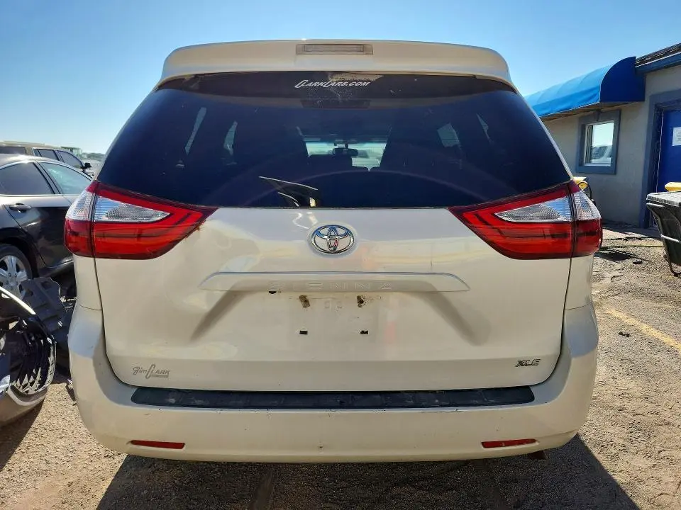 2015 TOYOTA SIENNA XLE 8-PASSENGER  