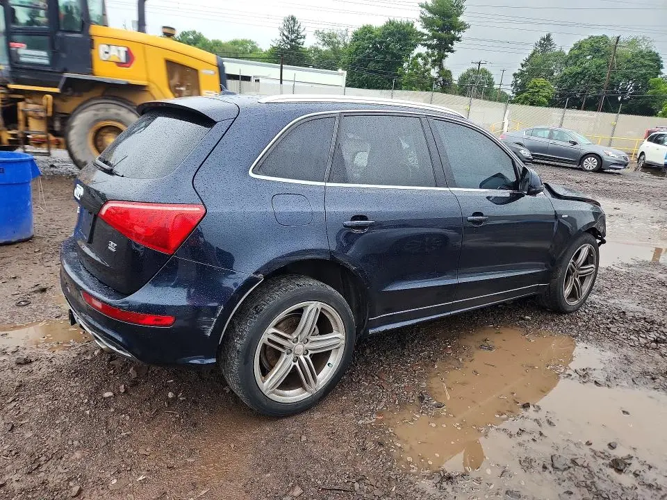 2010 AUDI Q5 PREMIUM PLUS  
