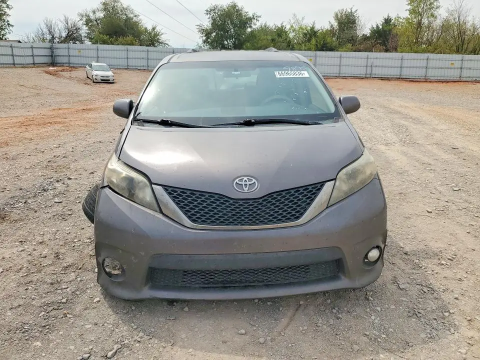 2011 TOYOTA SIENNA SPORT  
