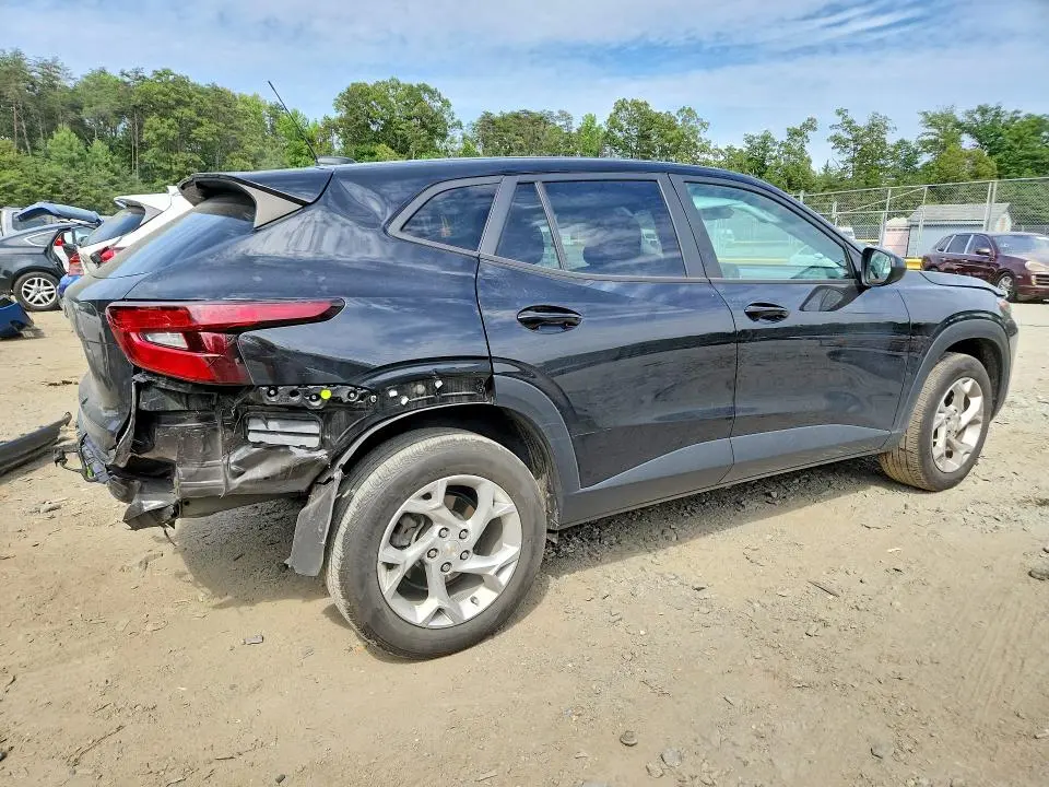 2024 CHEVROLET TRAX LS  