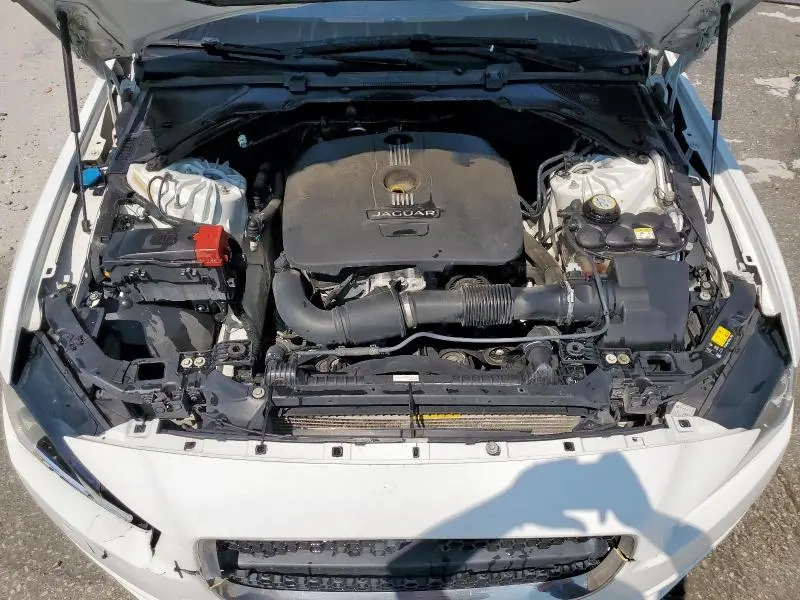 2017 JAGUAR XE PREMIUM  