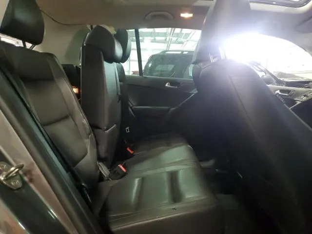 2015 VOLKSWAGEN TIGUAN S  