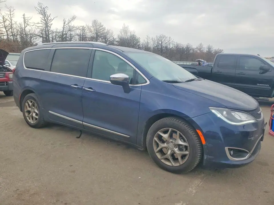2018 CHRYSLER PACIFICA LIMITED  