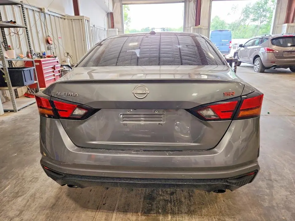 2023 NISSAN ALTIMA SR  