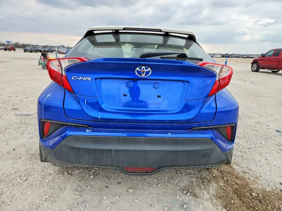 2018 TOYOTA C-HR XLE  