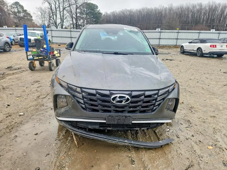 2023 HYUNDAI TUCSON SE  