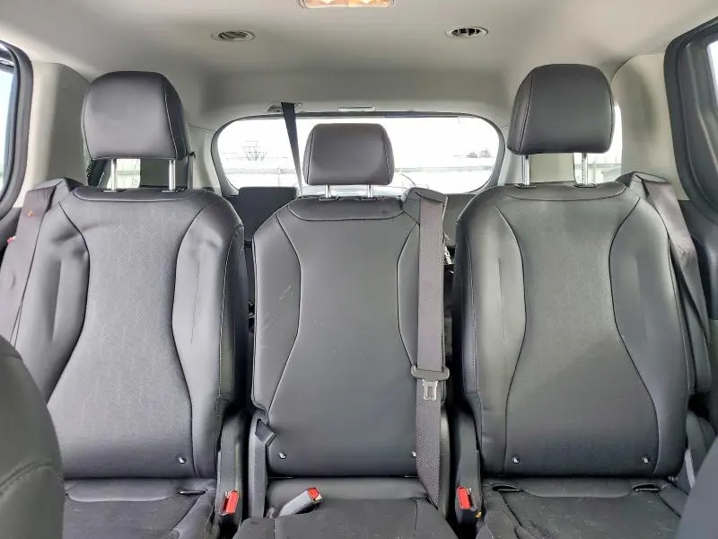 2025 KIA CARNIVAL LX  