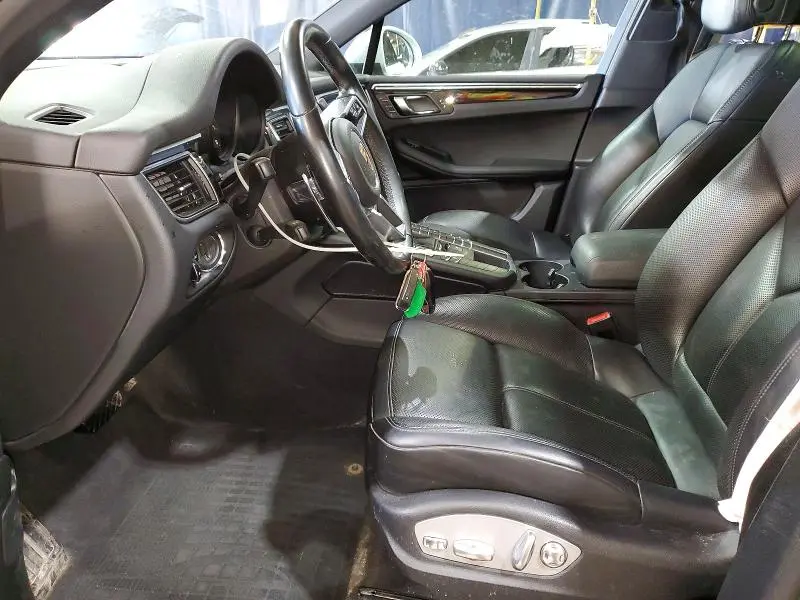 2018 PORSCHE MACAN   