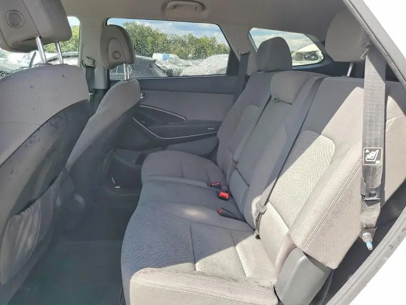 2018 HYUNDAI SANTA FE SE  